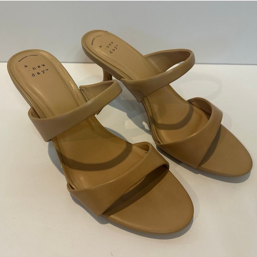 A New Day Paige Double Strap Heels Women’s 9 Beige Minimalist Sandals NWOT
